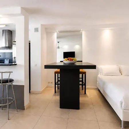 Cosy In The Center Of דירה קאן